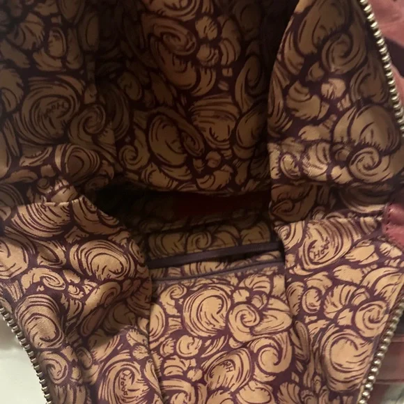 Elegant Burgundy Leather Shoulder Bag - Picture 8 of 8